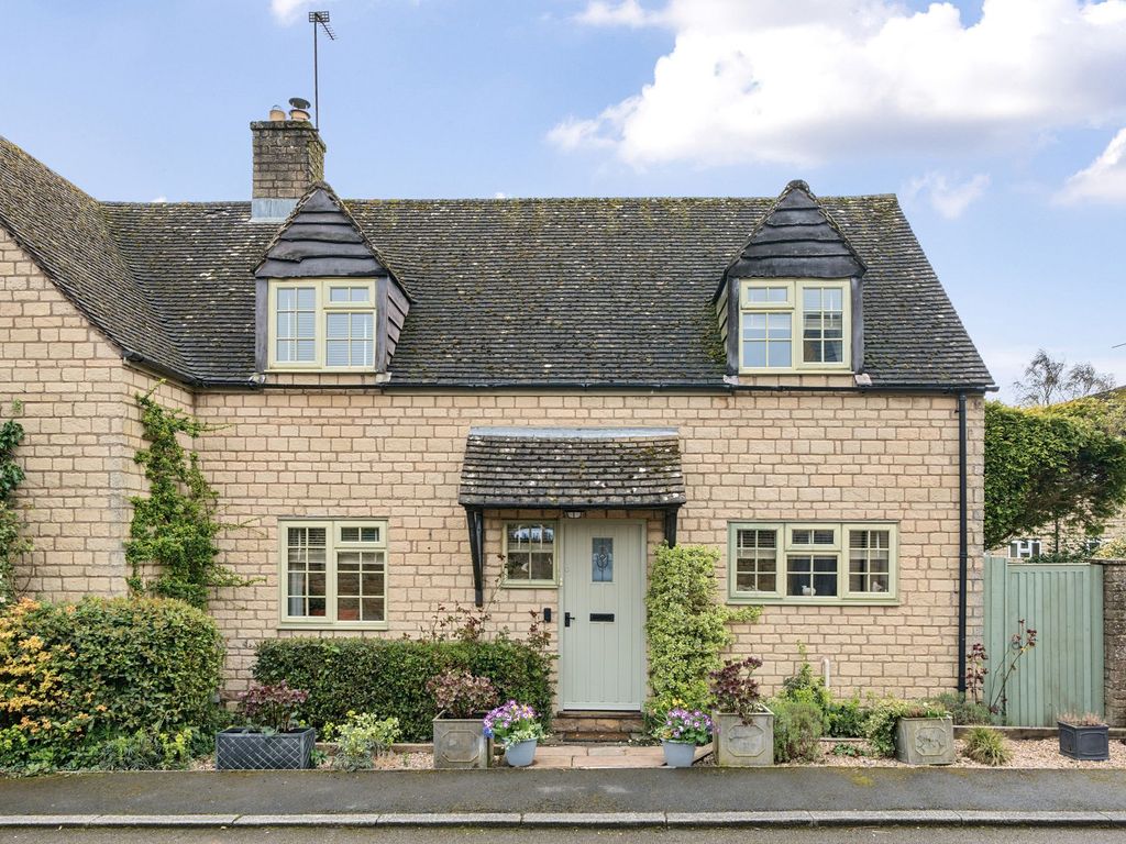 3 bed semidetached house for sale in Union Street, Stow On The Wold