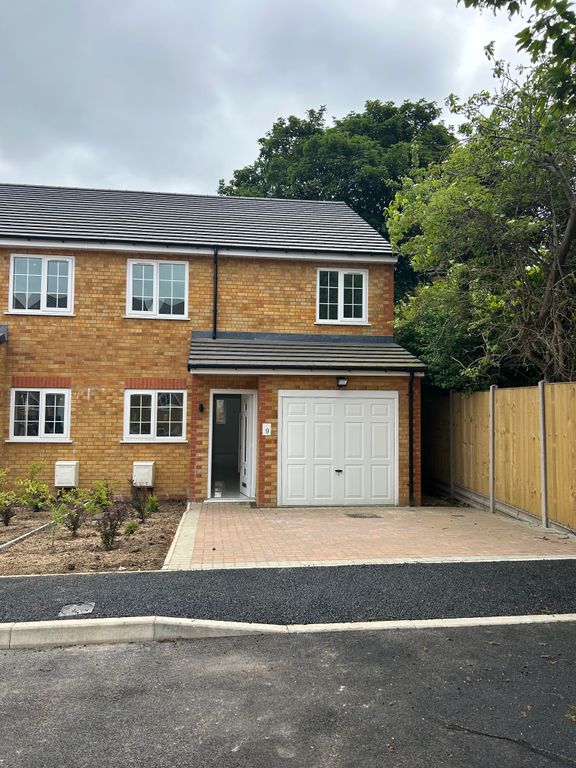 4 bed semidetached house to rent in Wingate Road, Luton LU4 Zoopla