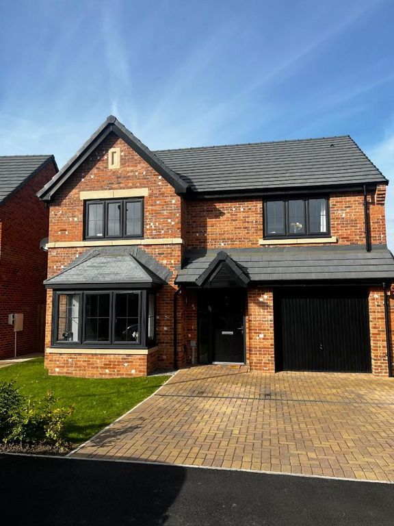 4 bed detached house for sale in Mooney Crescent, Callerton, Newcastle