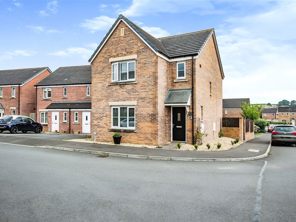 3 bed detached house for sale in Maes Pedr, Carmarthen, Carmarthenshire