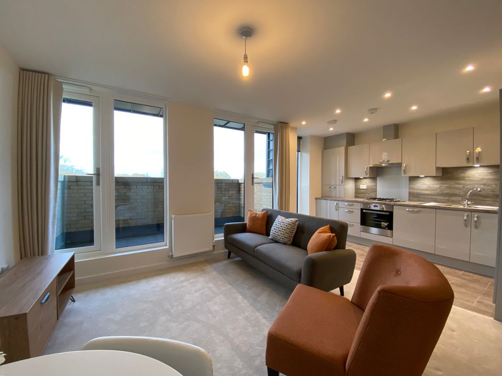 2 bed flat to rent in Rye Common Lane, Crondall, Farnham GU10, £1,350 pcm Zoopla