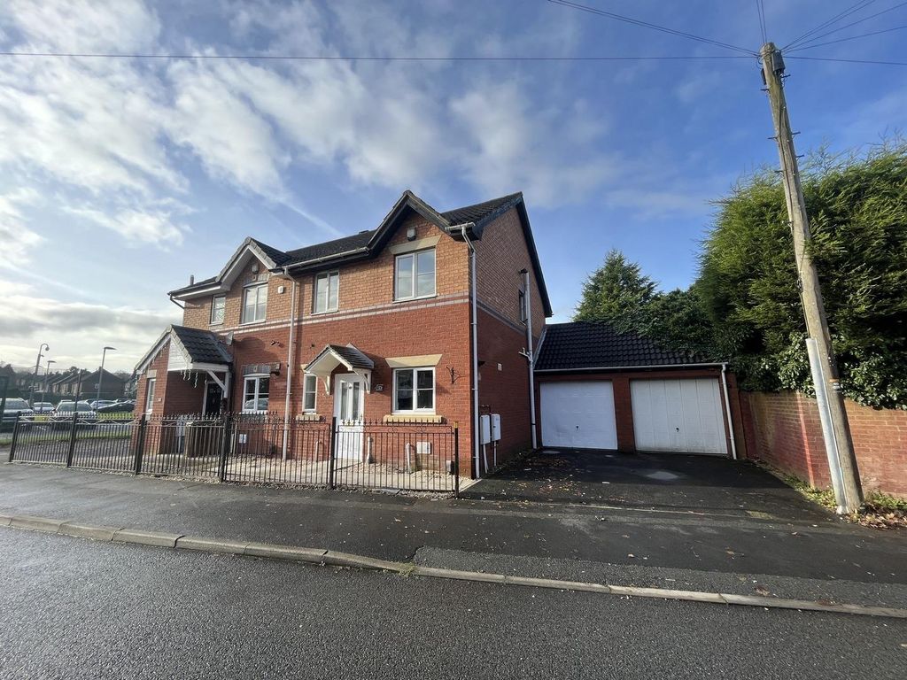3 bed semidetached house for sale in Sherwood Drive, Wigan WN5, £