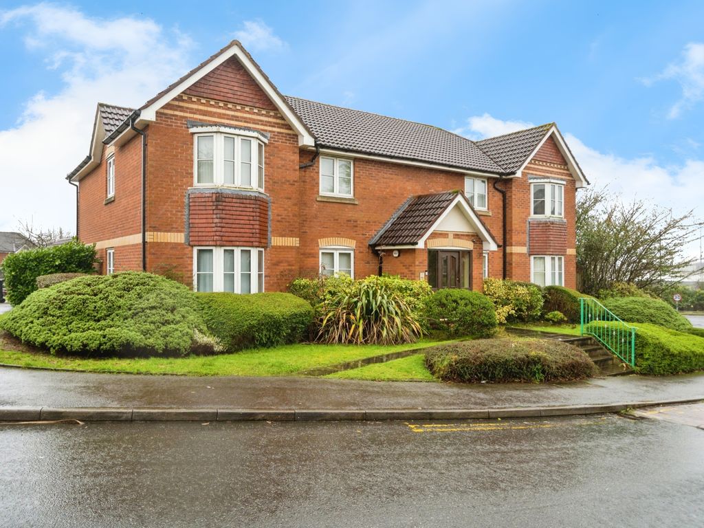 2 bed flat for sale in Holmebrook Drive, Horwich, Bolton, Greater