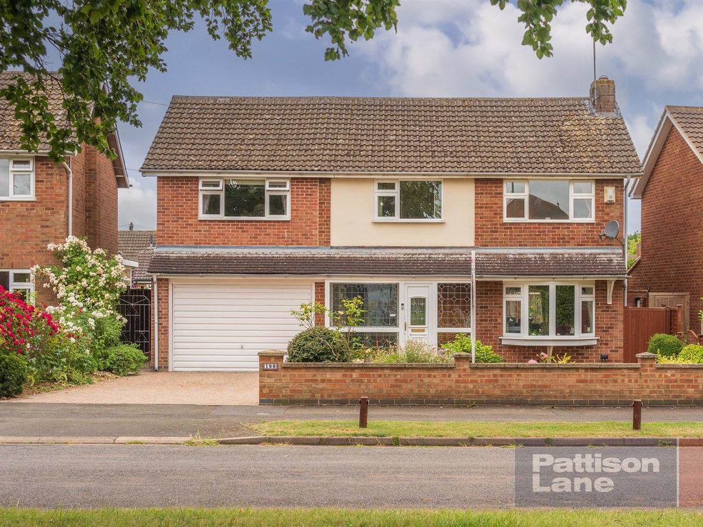 4 bed detached house for sale in Barton Road, Barton Seagrave