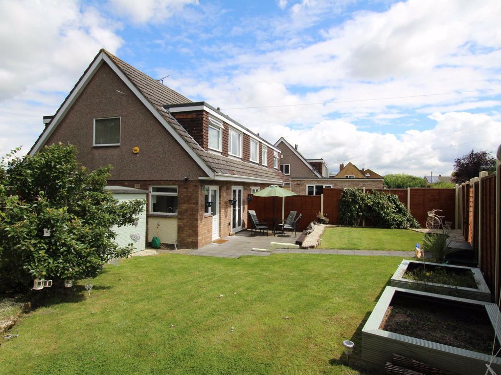 3 bed semidetached house for sale in Close, Little Stoke