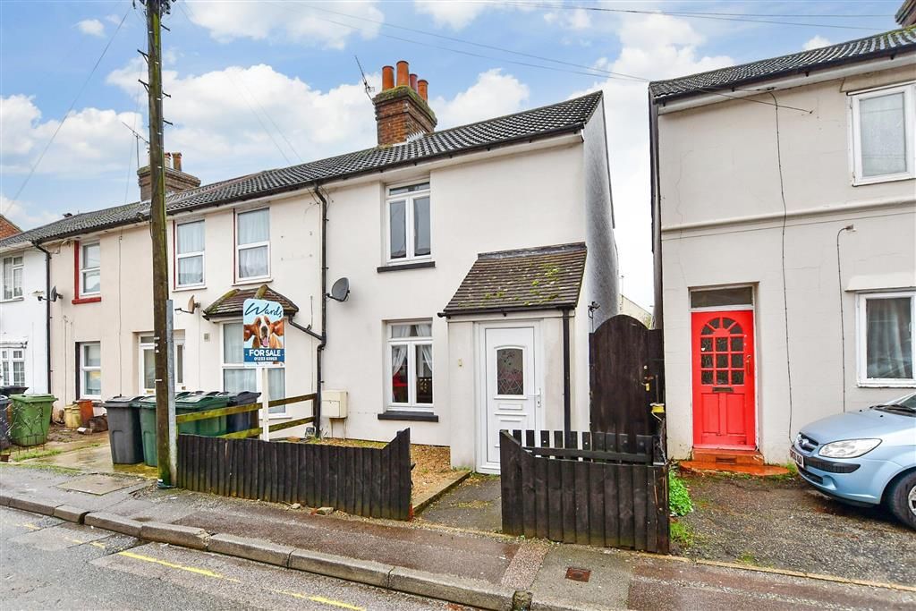 2 bed end terrace house for sale in Providence Street, Ashford, Kent