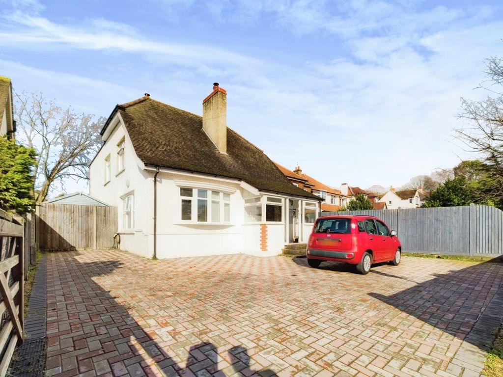 4 bed detached house for sale in Arundel Road, Worthing, West Sussex