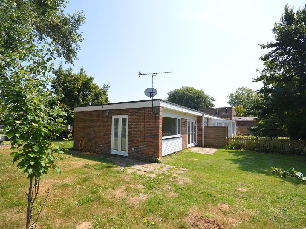 1 bed terraced bungalow to rent in Villa 4 Harbour Way Country Club