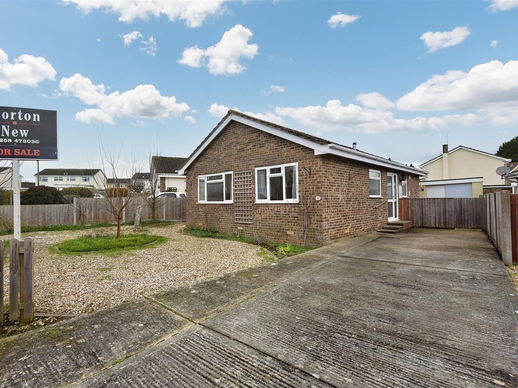 2 bed detached bungalow for sale in Wessex Road, Stalbridge