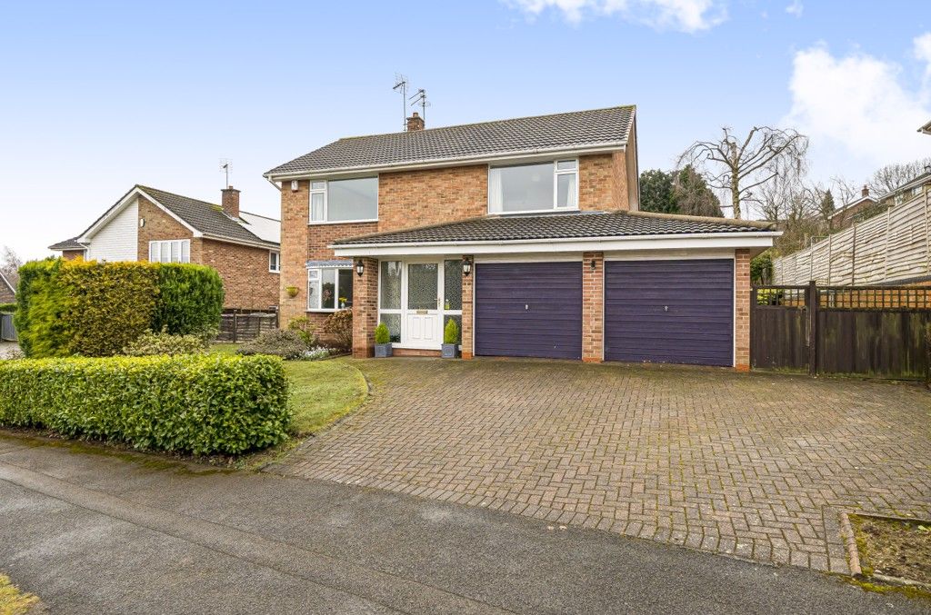 4 bed detached house for sale in Church Drive, Ravenshead, Nottingham