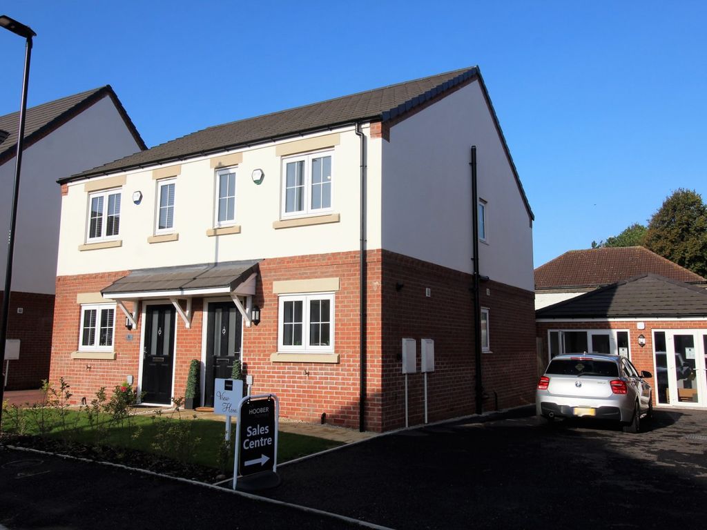 2 bed semidetached house for sale in Thorpe Gardens,