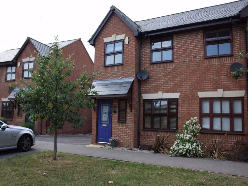 3 bed semidetached house to rent in Lilleshall Avenue, Monkston
