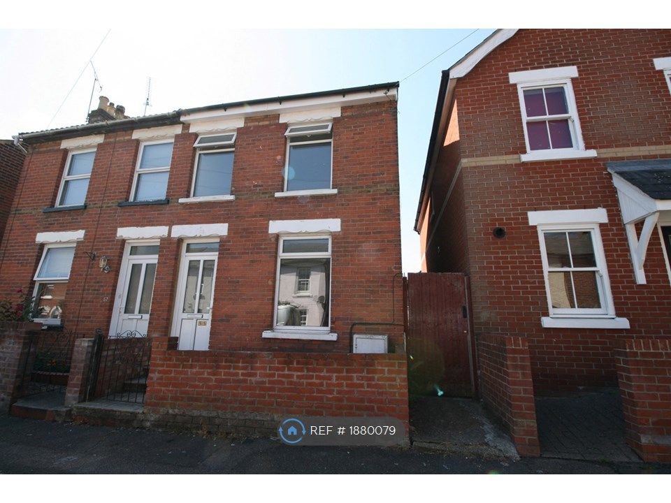 3 bed terraced house to rent in Kendall Road, Colchester CO1, £1,150