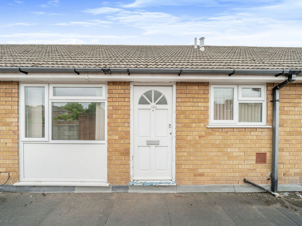 2 bed flat to rent in Holmlands Drive, Prenton CH43, £650 pcm Zoopla