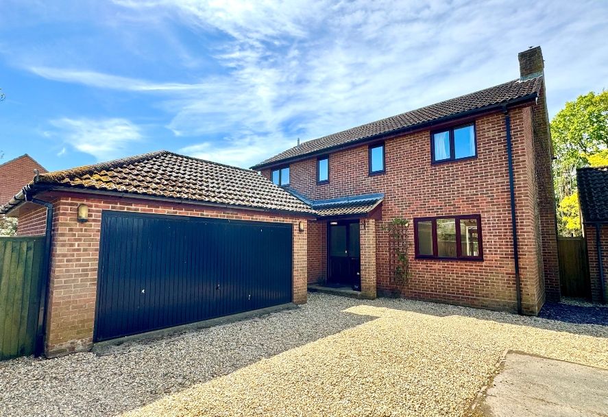 4 bed detached house for sale in Osprey Close, Marchwood SO40, £450,000 Zoopla