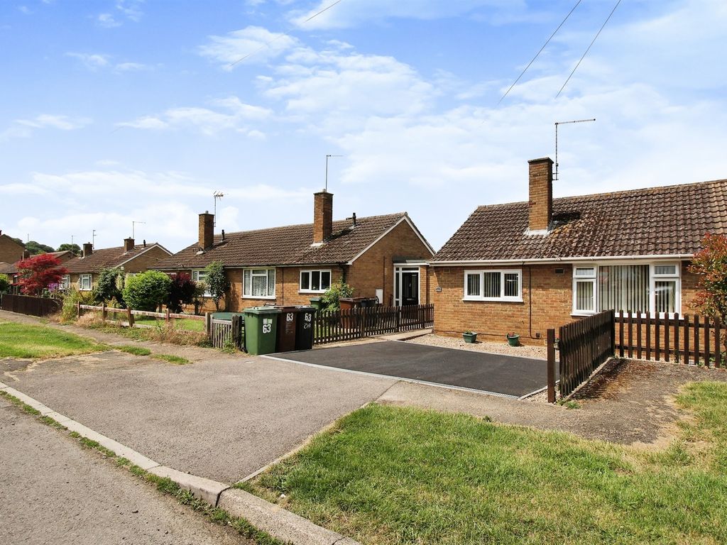 3 bed semidetached bungalow for sale in Berryfield Road, Cottingham