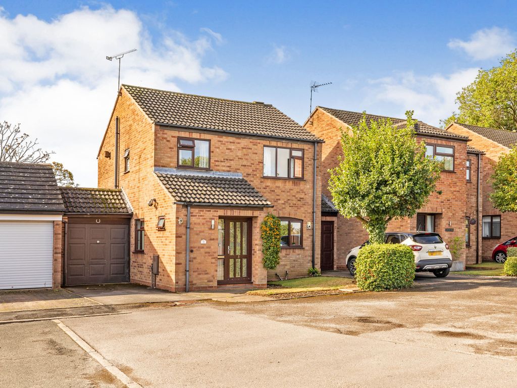 4 bed linkdetached house for sale in South View, Curlieu Close