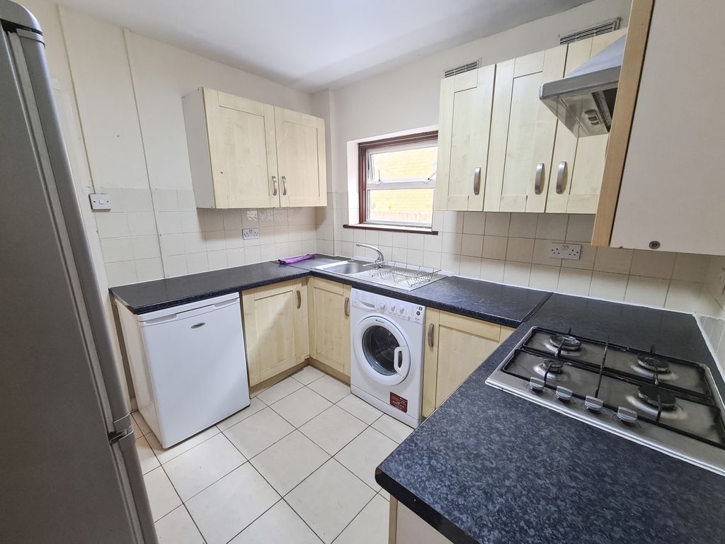 5 bed terraced house to rent in Portree Street, London E14, £1,980 pcm Zoopla