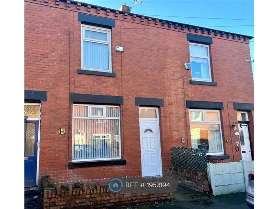 2 bed terraced house to rent in Manwaring Street, Failsworth