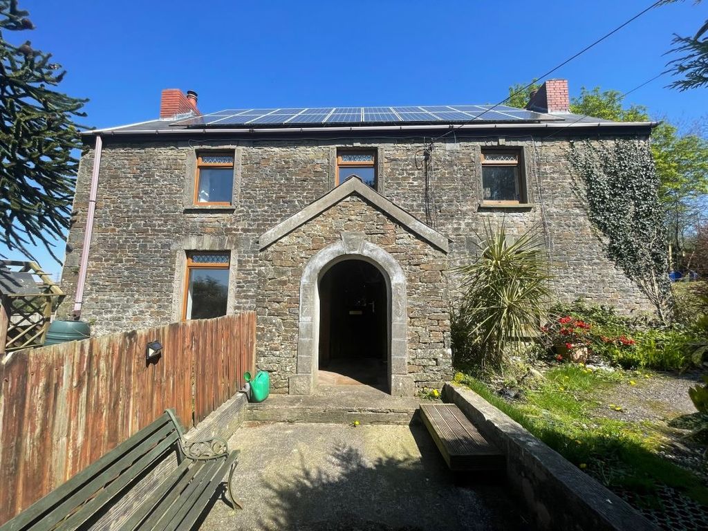 4 bed farmhouse for sale in Farm, Rhydypandy Road, Morriston