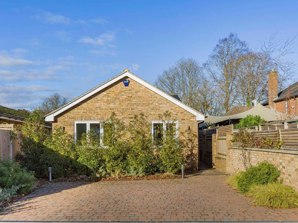 3 bed bungalow for sale in Queens Road, Harpenden AL5, £695,000 Zoopla