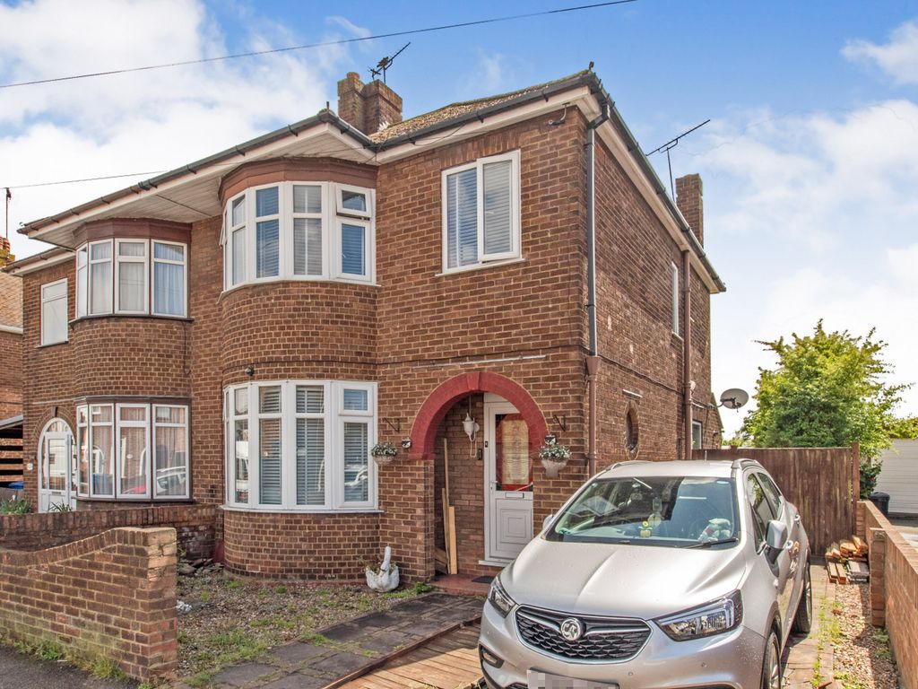3 bed semidetached house for sale in St. Helens Road, Sheerness ME12