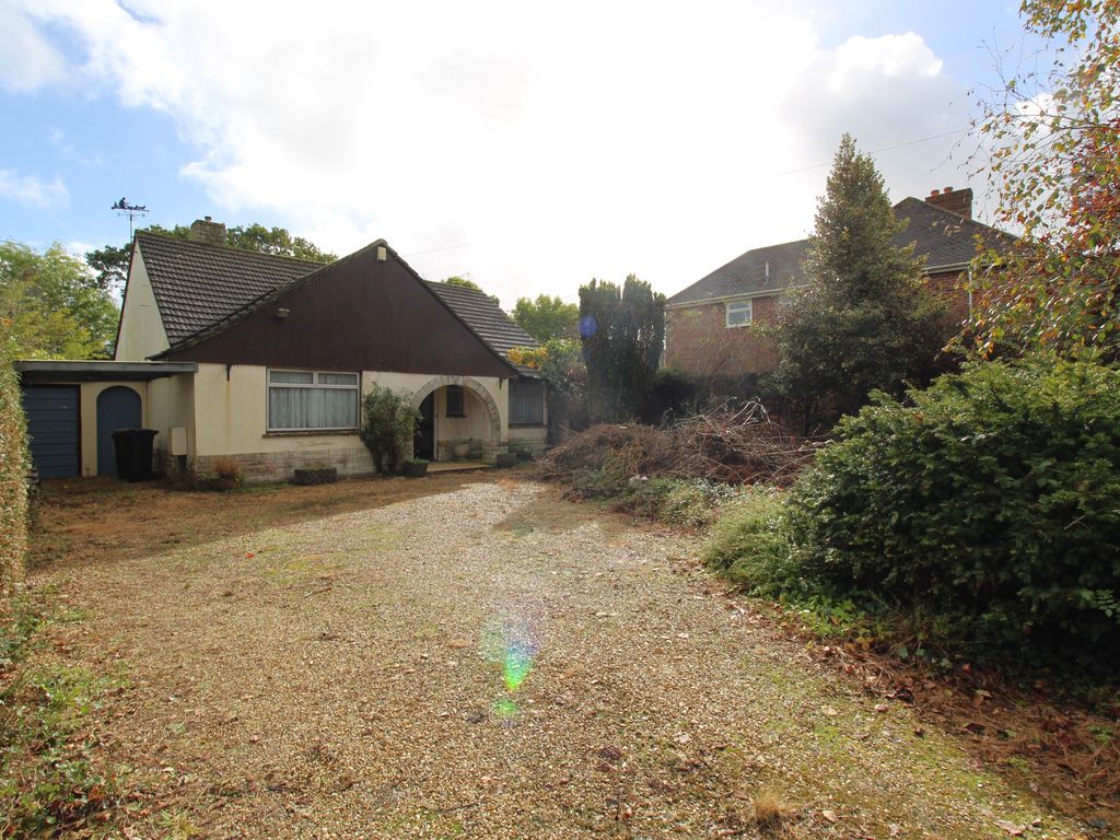 2 bed bungalow for sale in Lime Kiln Road, Lytchett Matravers, Poole