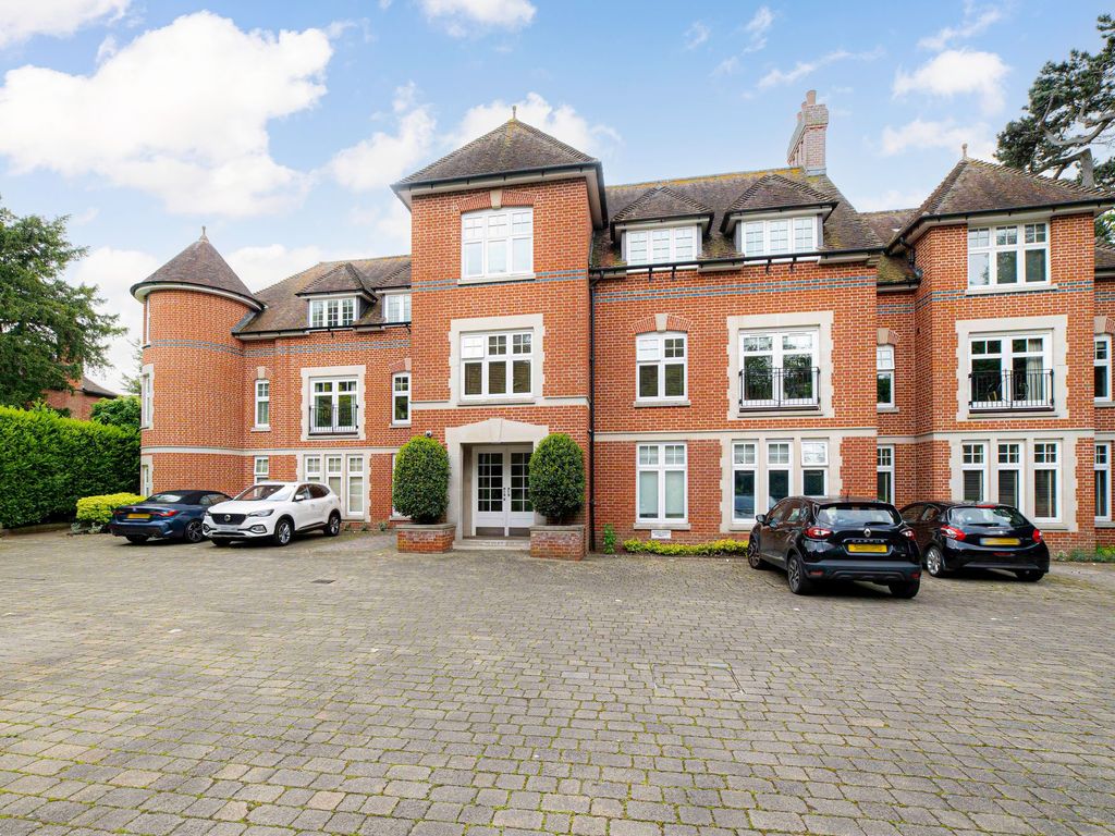 2 bed flat for sale in New Dover Road, Canterbury CT1, £325,000 Zoopla