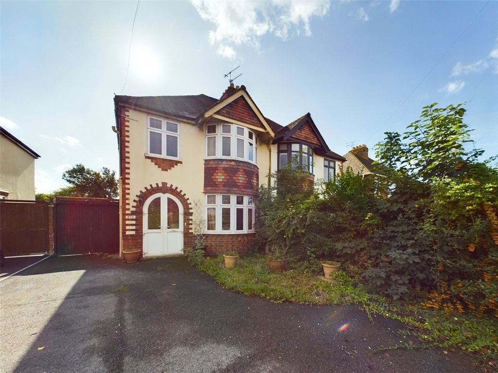 3 bed semidetached house for sale in Cheltenham Road, Gloucester, Gloucestershire GL2, £295,000