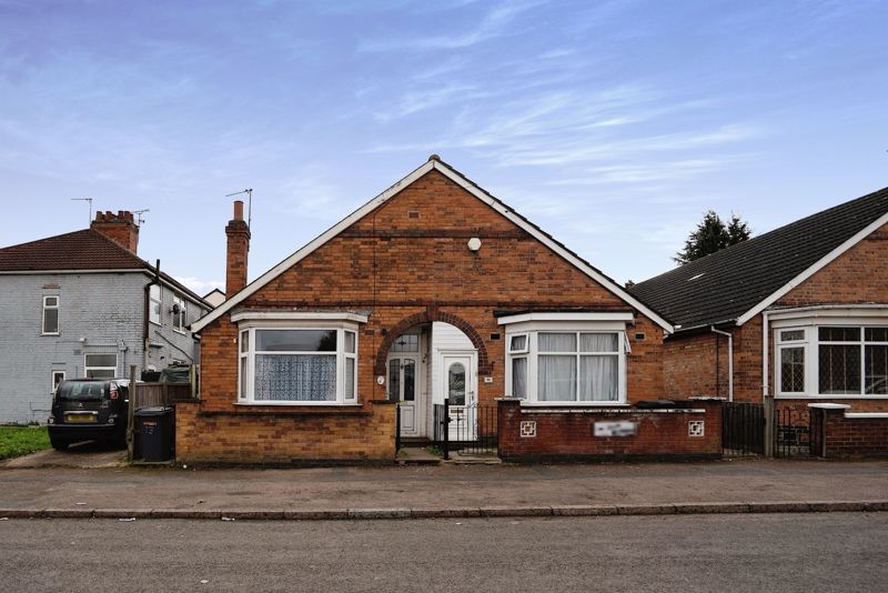 5 bed bungalow for sale in Huntingdon Road, Leicester LE4, £270,000