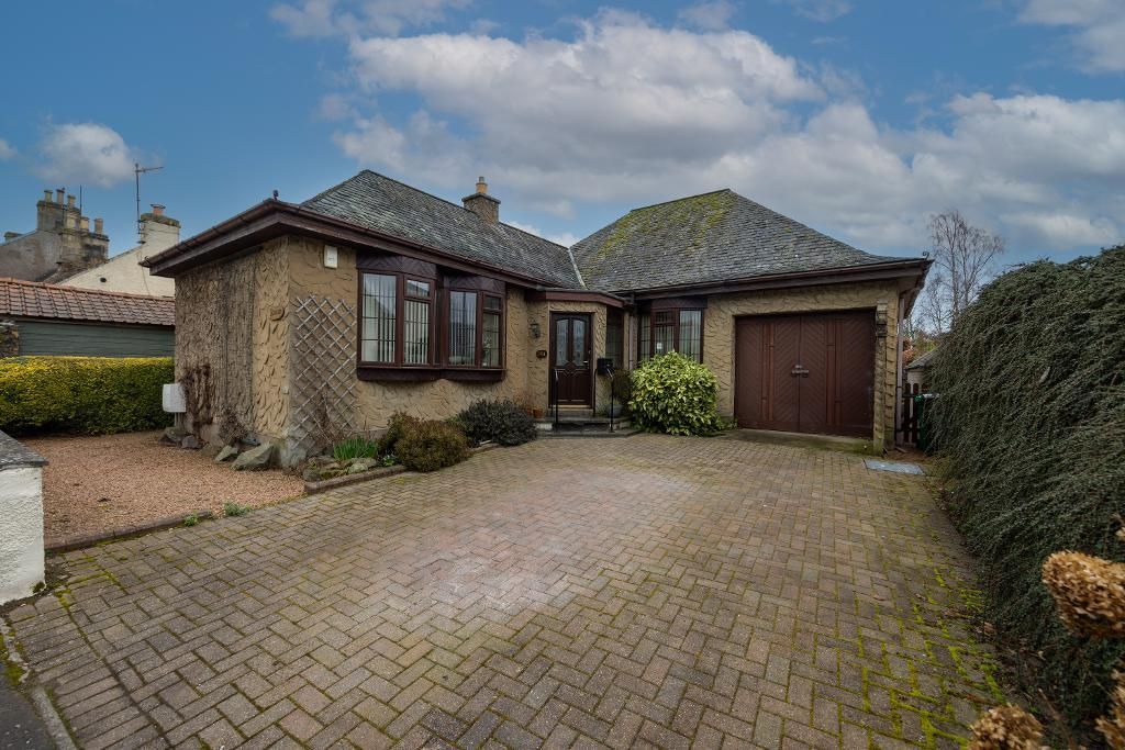 3 bed detached house for sale in High Road, Auchtermuchty, Fife KY14, £
