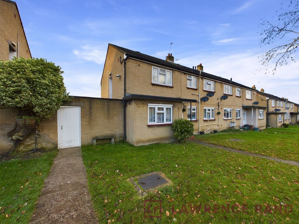 2 bed for sale in Harvey Road, Northolt UB5, £350,000 Zoopla