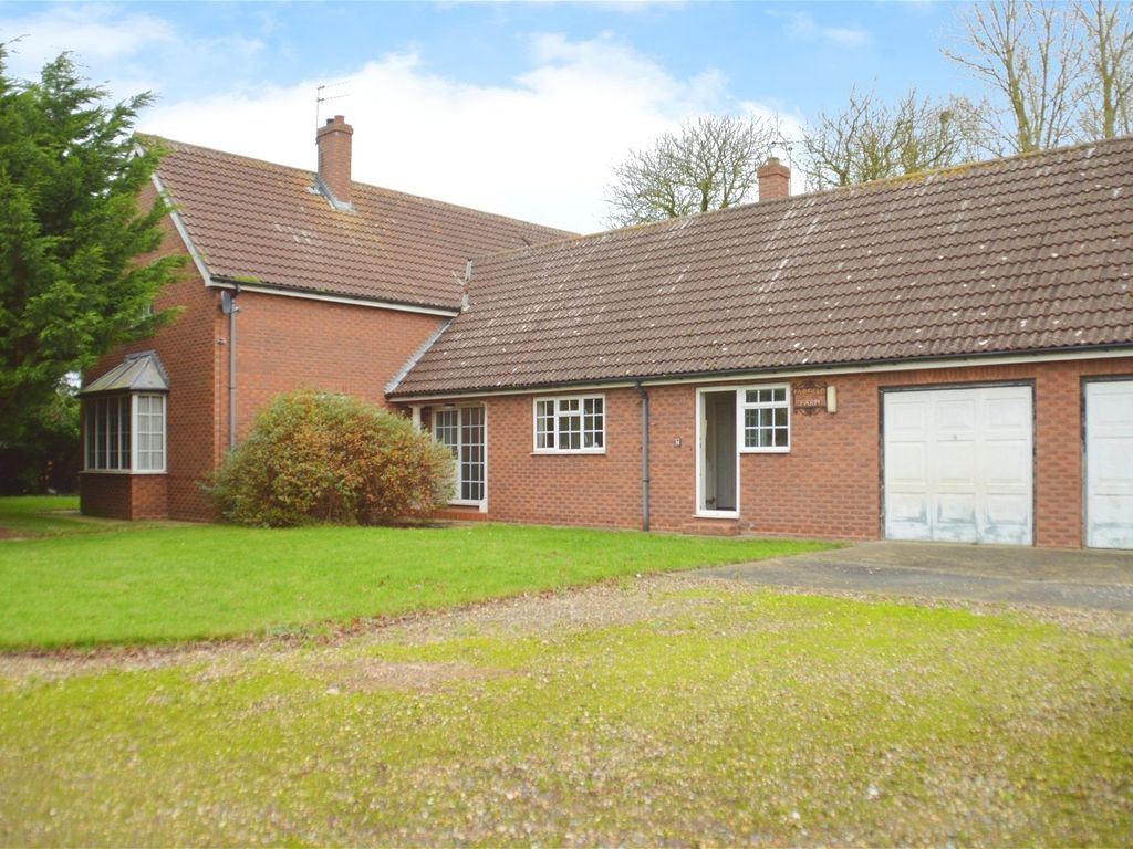 4 bed detached house for sale in Sproatley Road, Flinton, Hull HU11, £