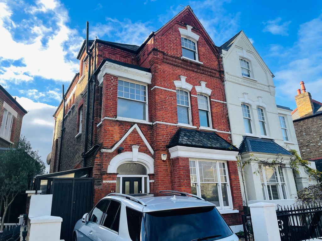 5 bed semidetached house to rent in Fulham Park Gardens, London SW6, £