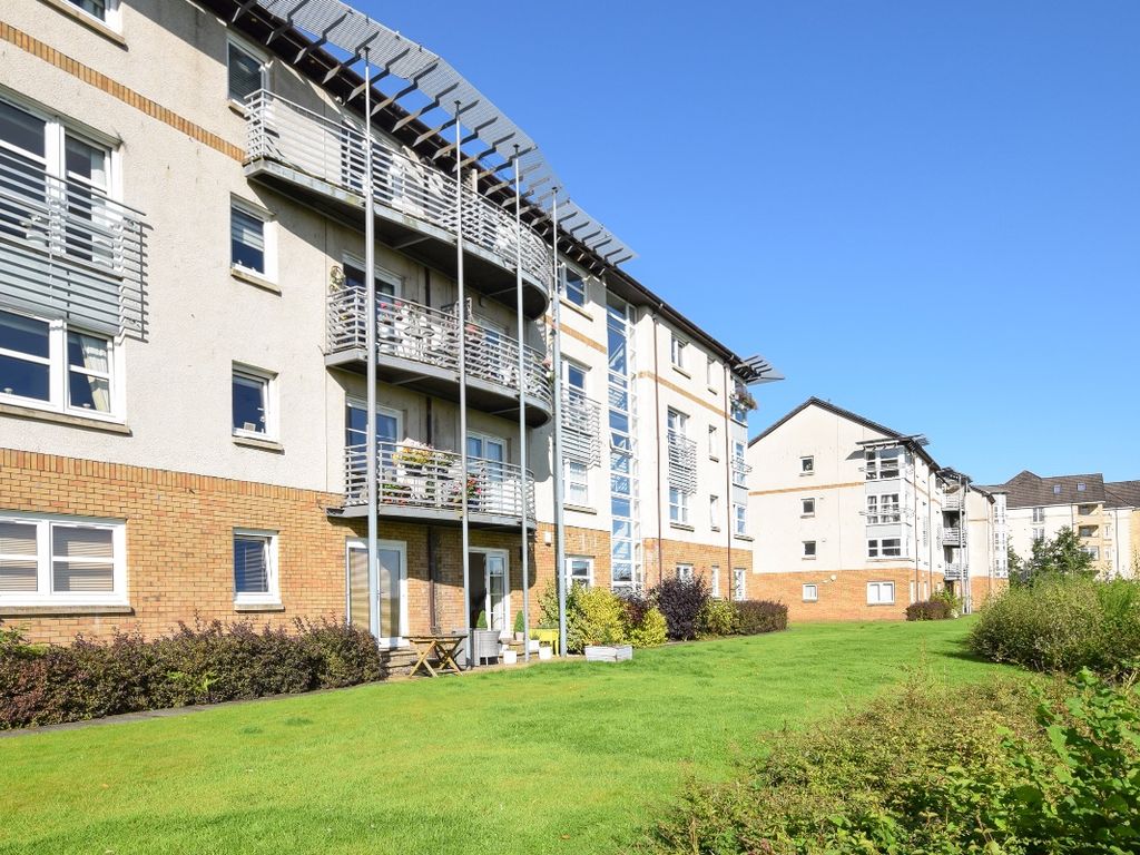 2 bed flat for sale in Hamilton Park South, Hamilton ML3, £199,995 Zoopla
