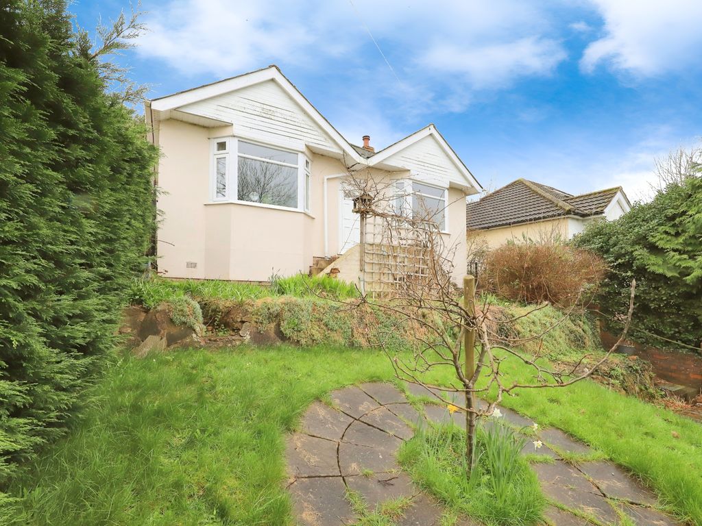 3 bed bungalow for sale in Stourbridge Road, Kidderminster DY10, £