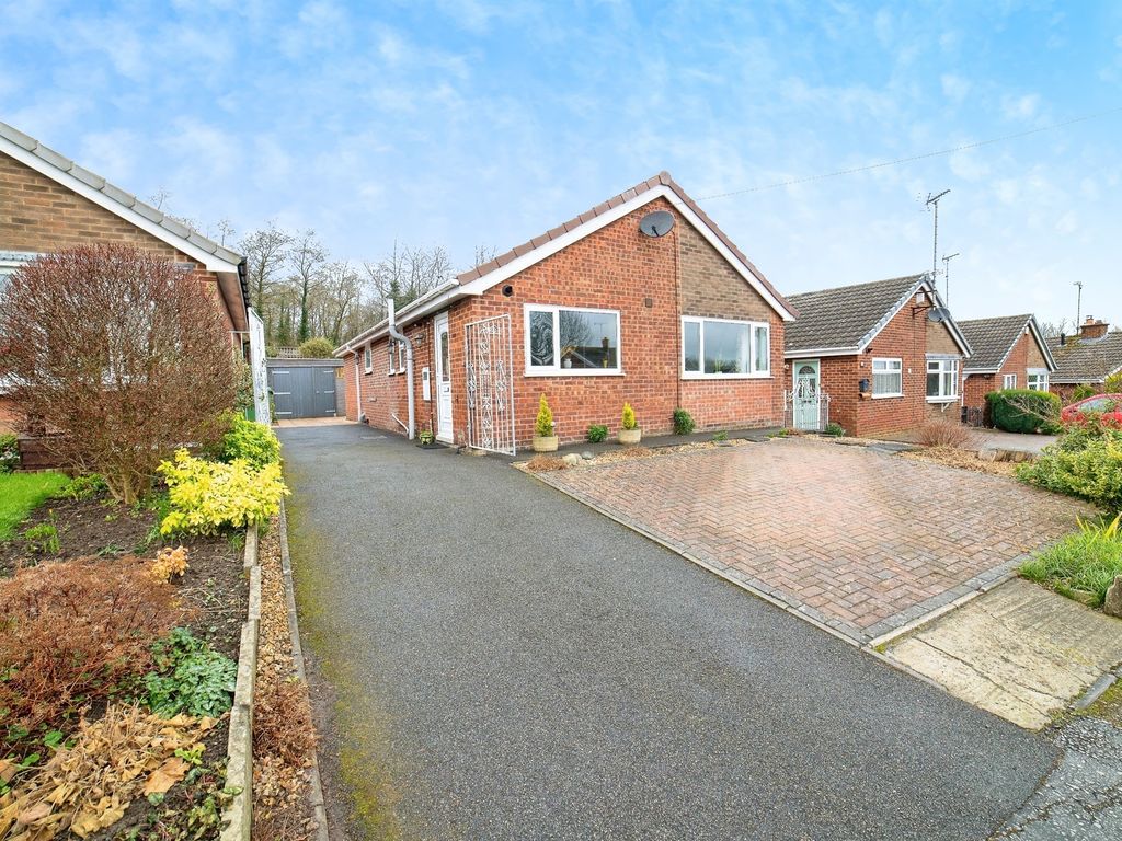 2 bed detached bungalow for sale in Ferrers Way, Ripley DE5, £300,000
