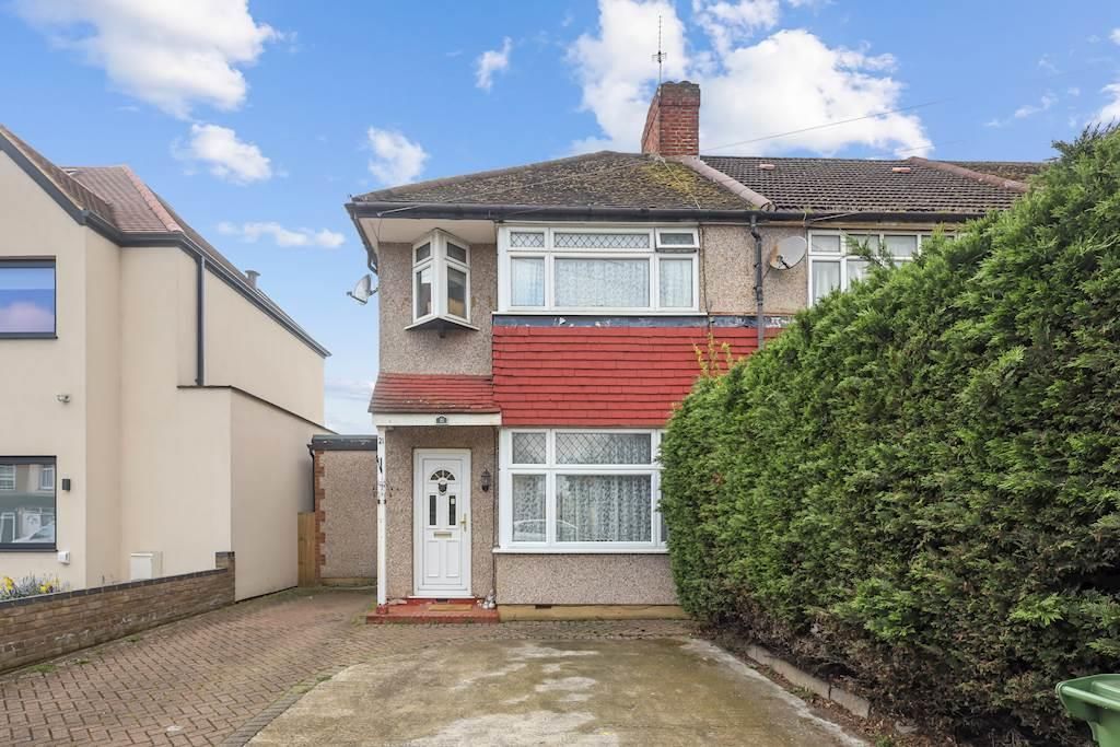 3 bed end terrace house for sale in Clockhouse Lane, Ashford TW15 Zoopla