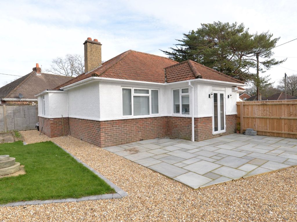 3 bed bungalow for sale in Manor Road, New Milton, Lymington BH25 Zoopla