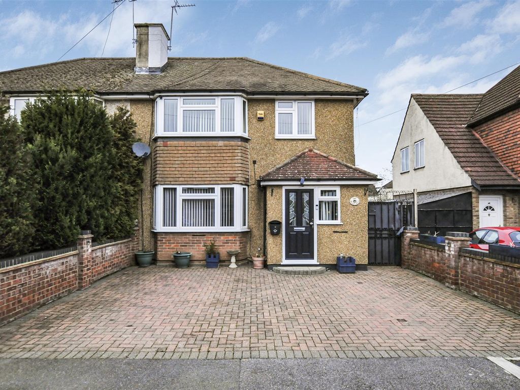 4 bed semidetached house for sale in Morello Avenue, Uxbridge UB8, £