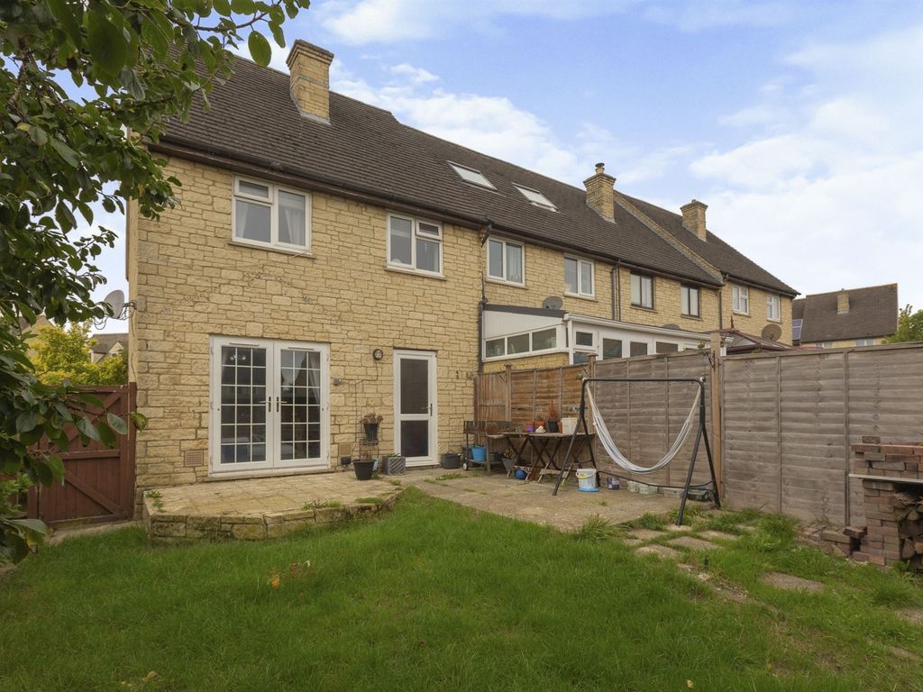 3 bed end terrace house for sale in Ralegh Crescent, Witney OX28 Zoopla