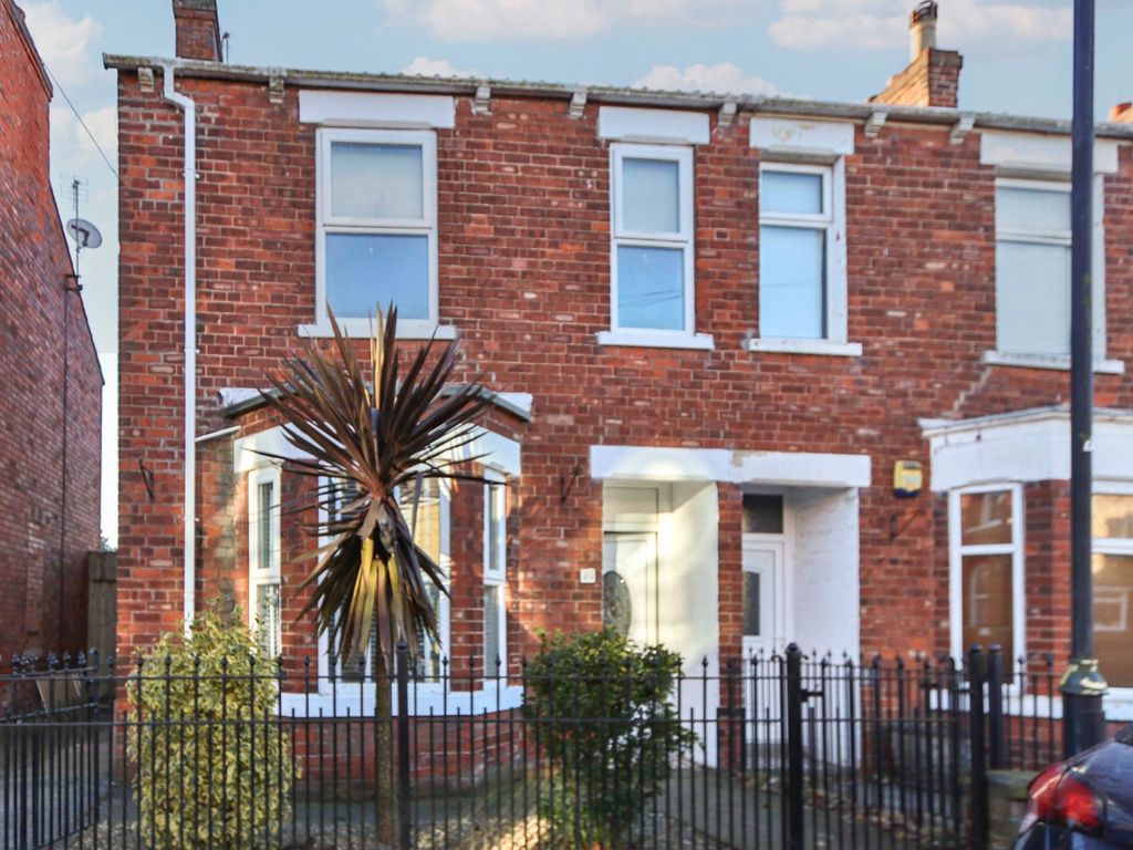 3 bed semidetached house for sale in Finkle Street, Cottingham, East