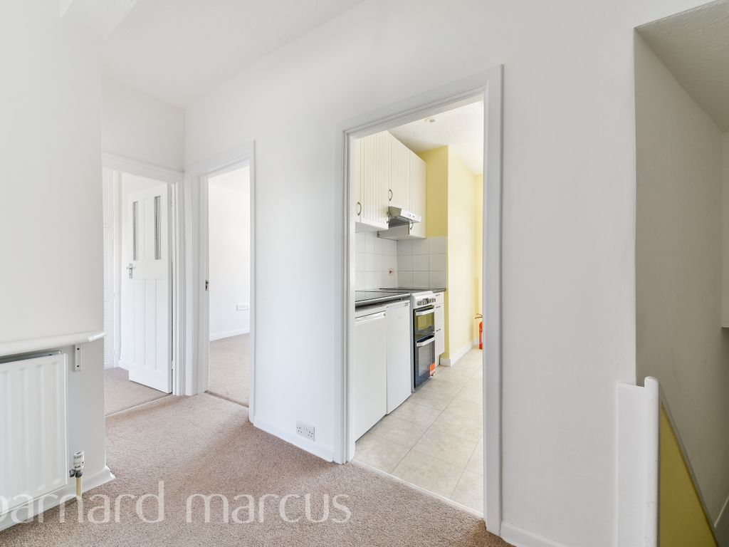 2 bed flat to rent in Sanderstead Road, Sanderstead, South Croydon CR2