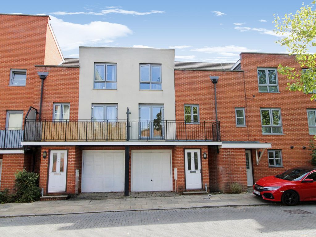 3 bed town house for sale in Battle Square, Reading RG30 Zoopla