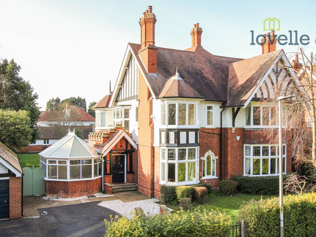 5 bed detached house for sale in Park Drive, Grimsby DN32, £599,950