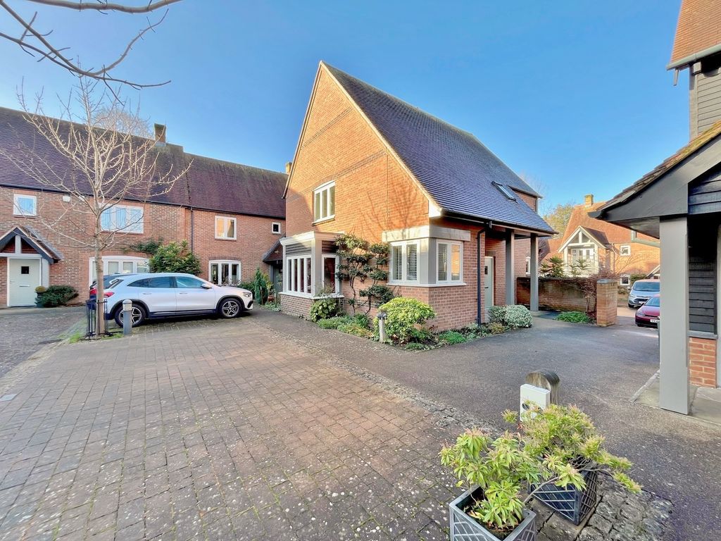 1 bed flat for sale in South Street, Regis OX12, £220,000 Zoopla