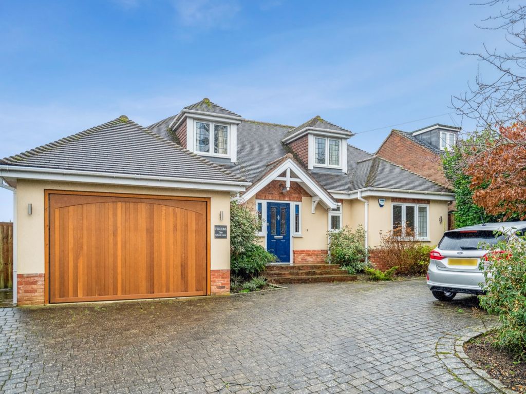 4 bed property to rent in School Lane, Chalfont St. Peter, Gerrards