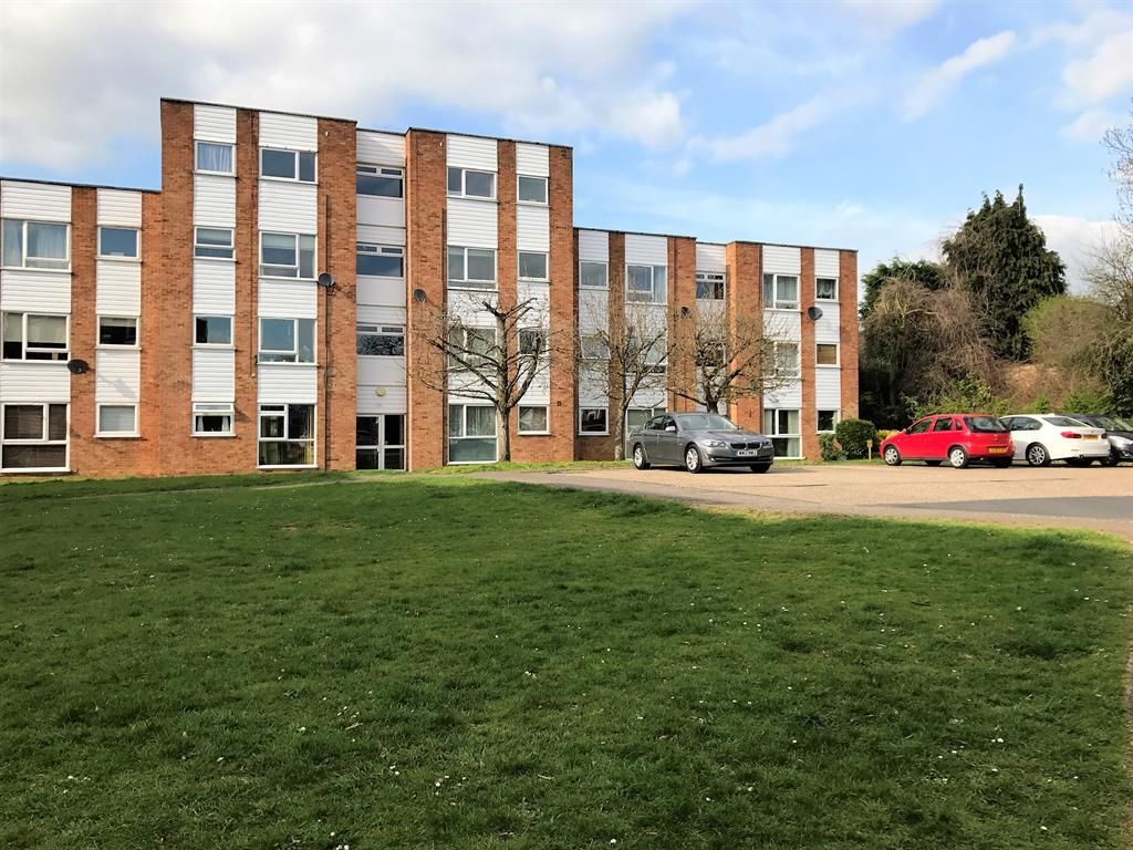 2 bed flat to rent in Trapstyle Road, Ware SG12, £1,100 pcm Zoopla