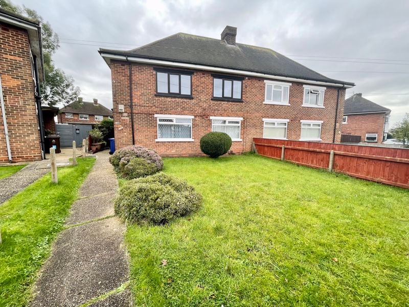 2 bed flat for sale in Davenport Drive, Cleethorpes DN35, £94,950 Zoopla