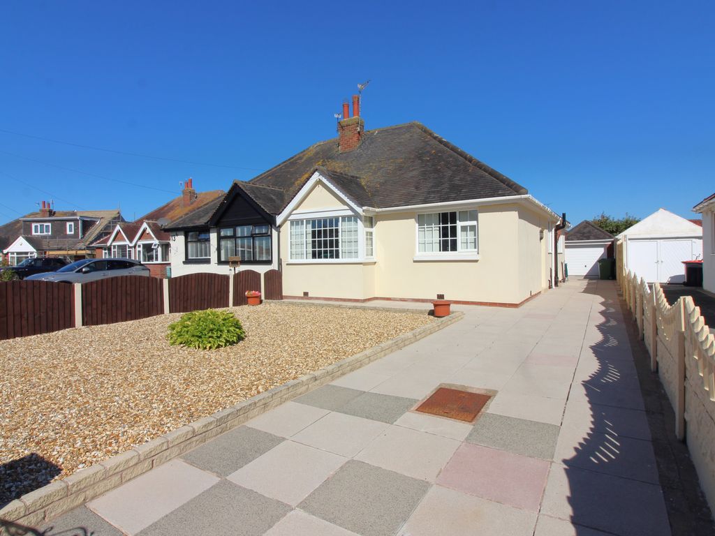 2 bed bungalow for sale in The Close, Cleveleys FY5, £235,000 Zoopla